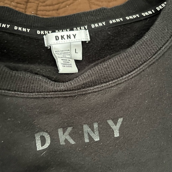 EUC DKNY JEAN OUTFIT STRAIGHT LEG 10/32 TOP L - Picture 6 of 9